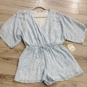 altar'd state Ditsy Floral Surplice Romper, Blue/White, Delft, Wm's Med, NWT